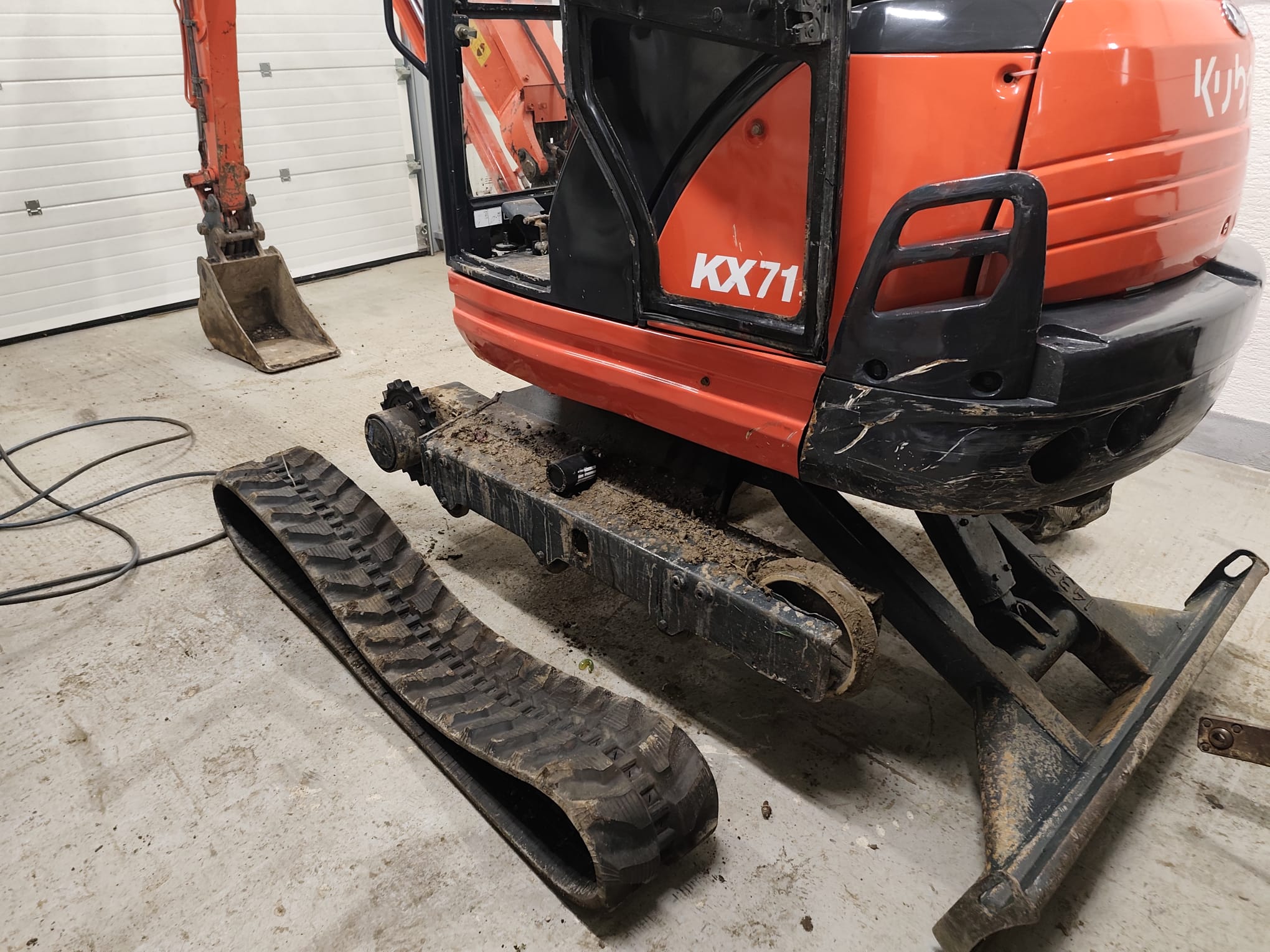 Zamjena gusenice — Kubota KX71
